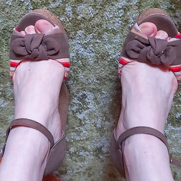 Shoes - Picture 2 of 2